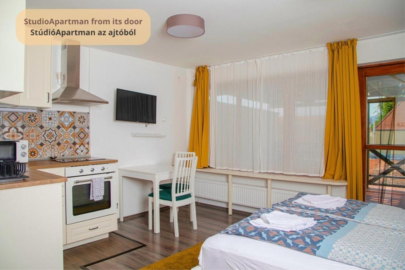 Tulip Home Guest House Vác Dış mekan fotoğraf